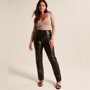 Curve Love Vegan Leather 90s Straight Ultra High Rise - ABERCROMBIE & FITCH